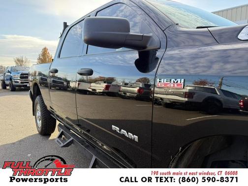 2022 RAM 2500 Tradesman Crew Cab 4x4 6'4' Box