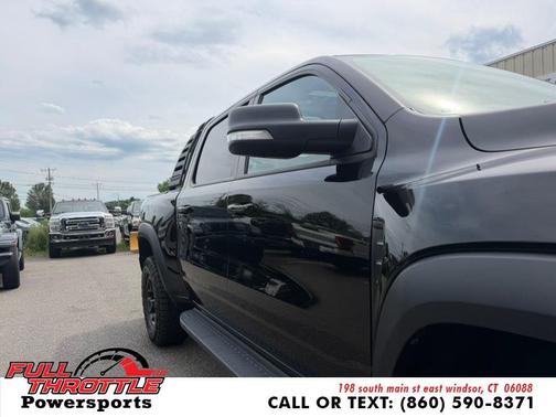 Diamond Black Crystal Pearlcoat 2022 RAM 1500 TRX