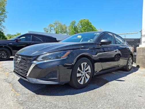 Black 2024 Nissan Altima 2.5 S