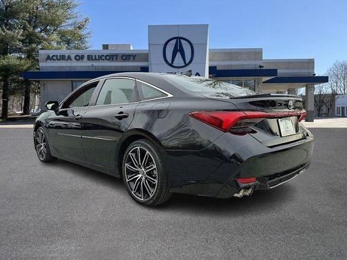 Midnight Black Metallic 2019 Toyota Avalon XSE