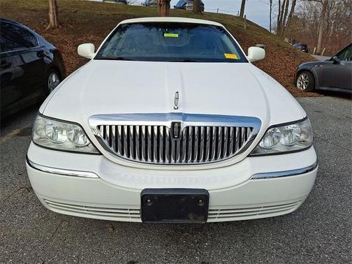 2010 Lincoln Town Car Signature Limited