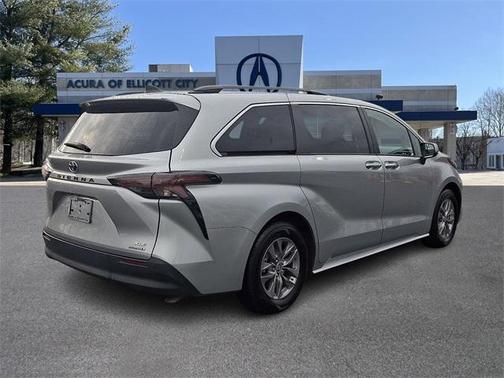 2024 Toyota Sienna XLE