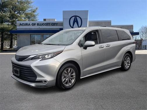 2024 Toyota Sienna XLE