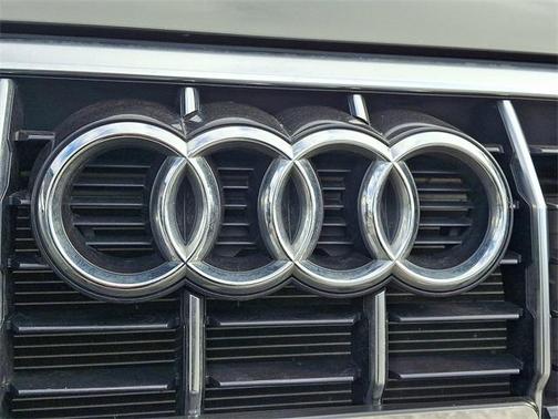 2023 Audi Q3 45 S line Premium