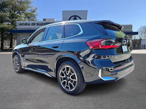 Black Sapphire Metallic 2025 BMW X1 xDrive28i