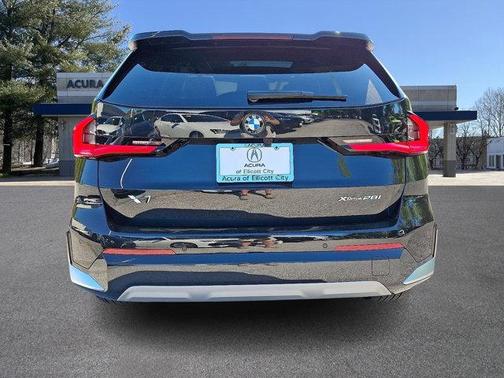 Black Sapphire Metallic 2025 BMW X1 xDrive28i