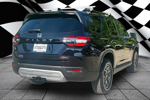 Crystal Black Pearl 2023 Honda Pilot TRAILSPORT