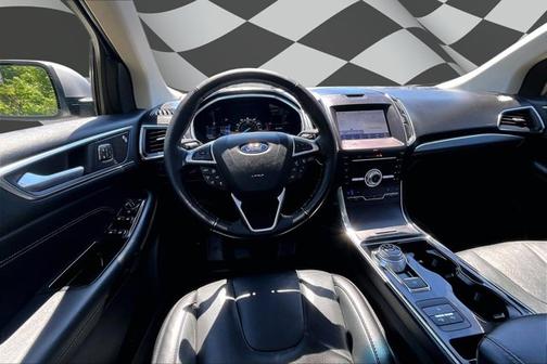 INGOT SILVER METALLIC 2019 Ford Edge TITANIUM
