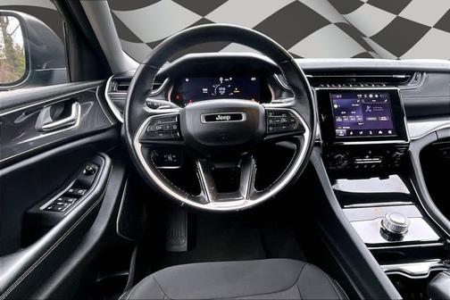 Metallic 2022 Jeep Grand Cherokee LAREDO