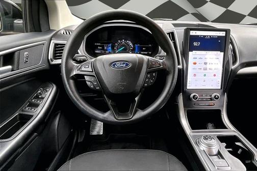 ICONIC SILVER 2022 Ford Edge SE