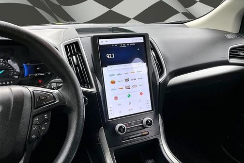 ICONIC SILVER 2022 Ford Edge SE