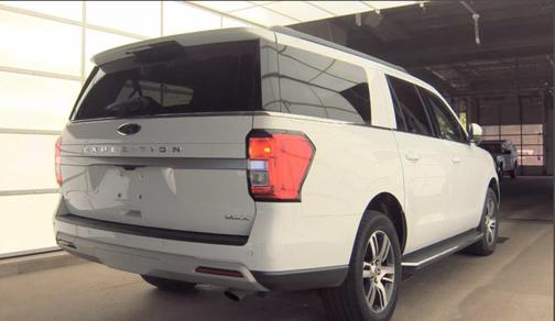 OXFORD WHITE 2022 Ford Expedition XLT