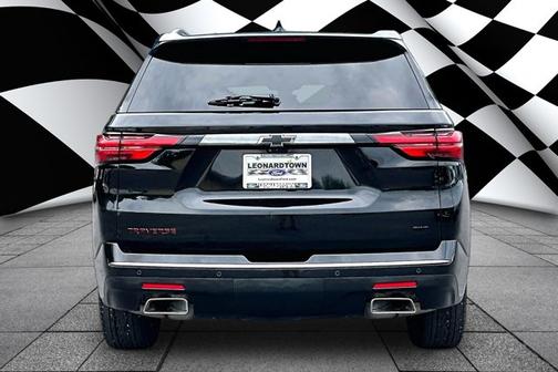 Mosaic Black Metallic 2023 Chevrolet Traverse PREMIER