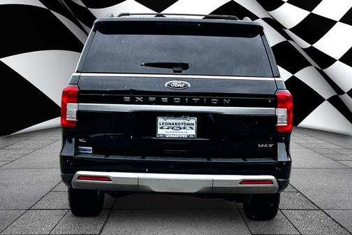 AGATE BLACK METALLIC 2022 Ford Expedition XLT