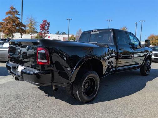 2024 RAM 3500 Limited Crew Cab 4x4 8' Box