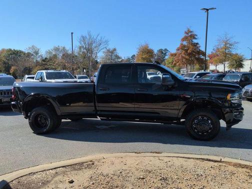2024 RAM 3500 Limited Crew Cab 4x4 8' Box