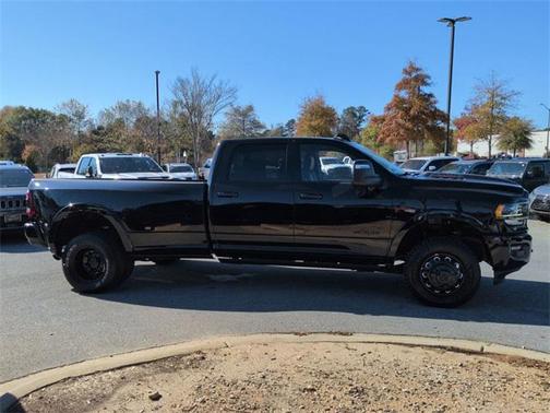 2024 RAM 3500 Limited Crew Cab 4x4 8' Box