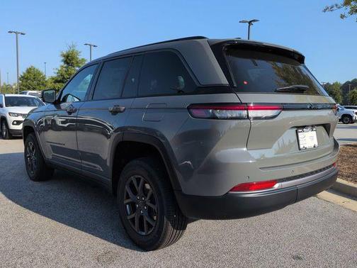 Sting-Gray Clear Coat 2027 Jeep Grand Cherokee Altitude