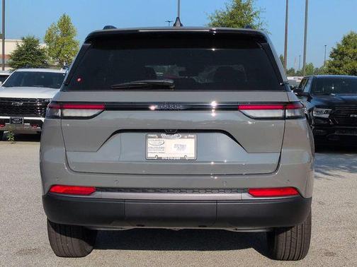 Sting-Gray Clear Coat 2027 Jeep Grand Cherokee Altitude