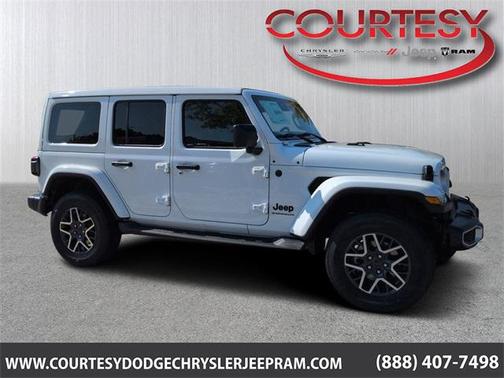 2025 Jeep Wrangler 4-Door Sahara 4x4