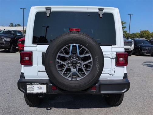 2025 Jeep Wrangler 4-Door Sahara 4x4