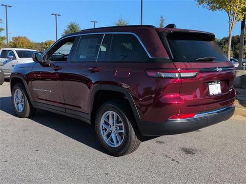 2025 Jeep Grand Cherokee Laredo