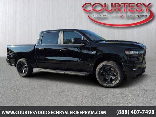 Diamond Black Crystal Pearlcoat 2026 RAM 1500 Express