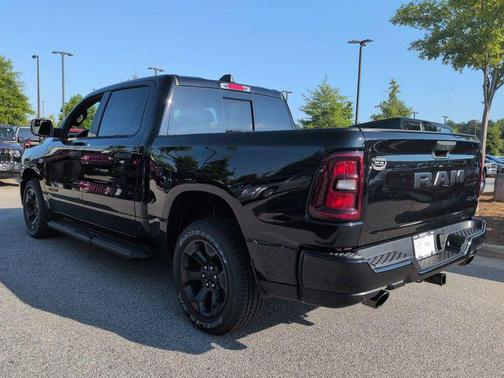 Diamond Black Crystal Pearlcoat 2026 RAM 1500 Express