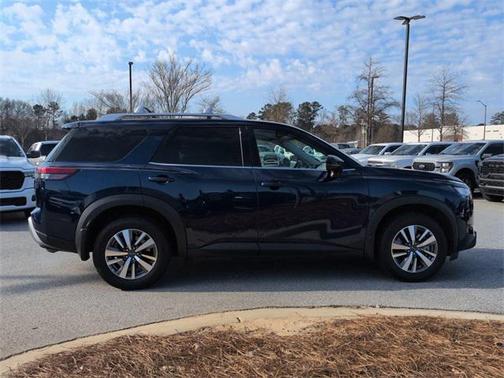 2024 Nissan Pathfinder SL 4WD