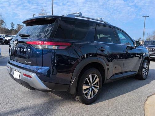 2024 Nissan Pathfinder SL 4WD