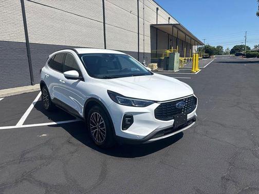 Oxford White 2023 Ford Escape PHEV SE