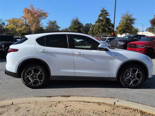2022 Alfa Romeo Stelvio Ti