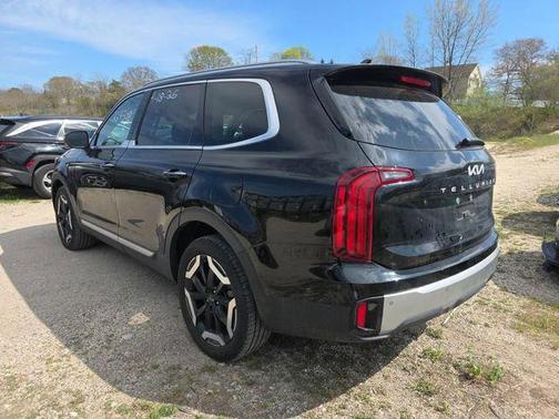 Ebony Black 2023 Kia Telluride S