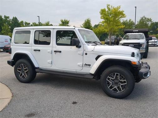 2025 Jeep Wrangler 4-Door Sahara 4x4