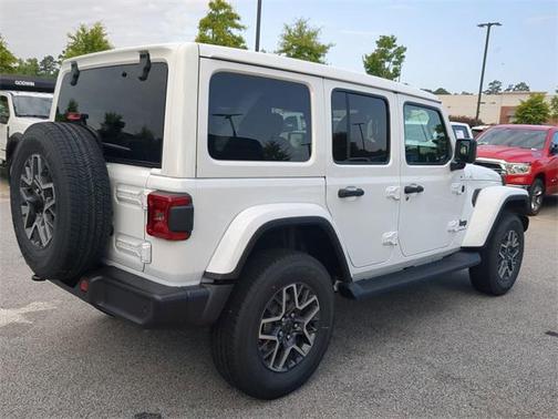 2025 Jeep Wrangler 4-Door Sahara 4x4