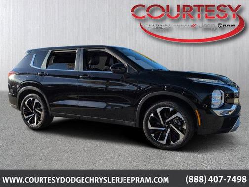 Black 2024 Mitsubishi Outlander SE S-AWC