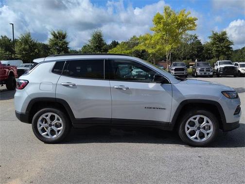 2025 Jeep Compass Latitude