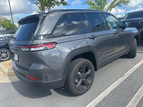 2024 Jeep Grand Cherokee Altitude
