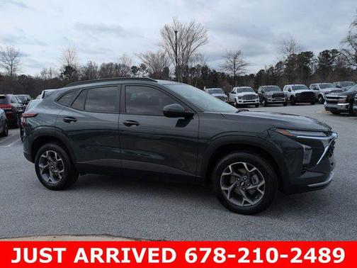 2025 Chevrolet Trax LT