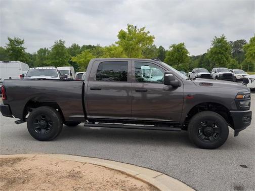 2025 RAM 3500 Tradesman Crew Cab 4x4 6'4' Box