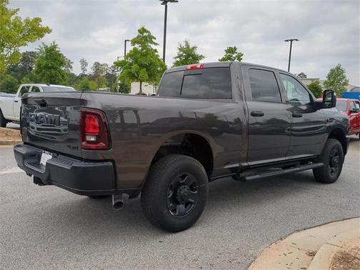 2025 RAM 3500 Tradesman Crew Cab 4x4 6'4' Box