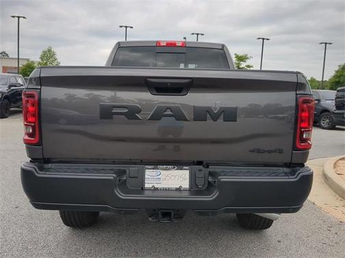 2025 RAM 3500 Tradesman Crew Cab 4x4 6'4' Box