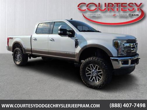 White 2019 Ford F-250 Lariat