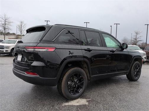 2026 Jeep Grand Cherokee Altitude