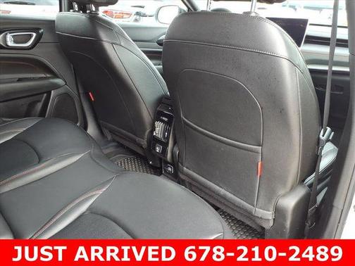 Bright White Clearcoat 2025 Jeep Compass Trailhawk