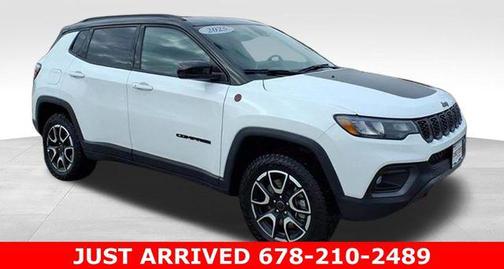 Bright White Clearcoat 2025 Jeep Compass Trailhawk