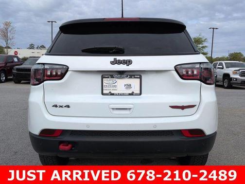 Bright White Clearcoat 2025 Jeep Compass Trailhawk