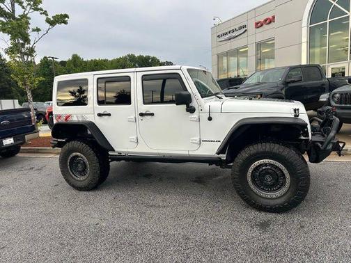 Bright White Clearcoat 2016 Jeep Wrangler Unlimited Sahara