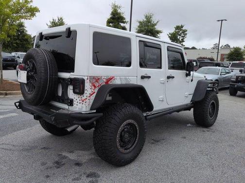 Bright White Clearcoat 2016 Jeep Wrangler Unlimited Sahara