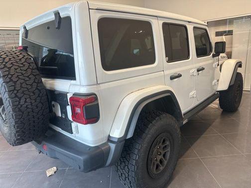 Bright White Clearcoat 2022 Jeep Wrangler Unlimited Rubicon 392